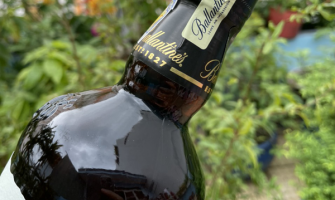 Phân biệt rượu Ballantine's thật giả