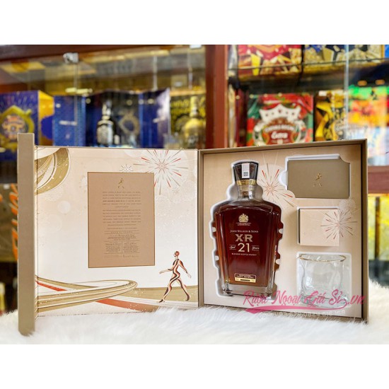 Johnnie Walker XR 21 Năm Hộp Quà Tết 2025 Johnnie Walker XR 21 Năm Hộp Quà Tết 2025